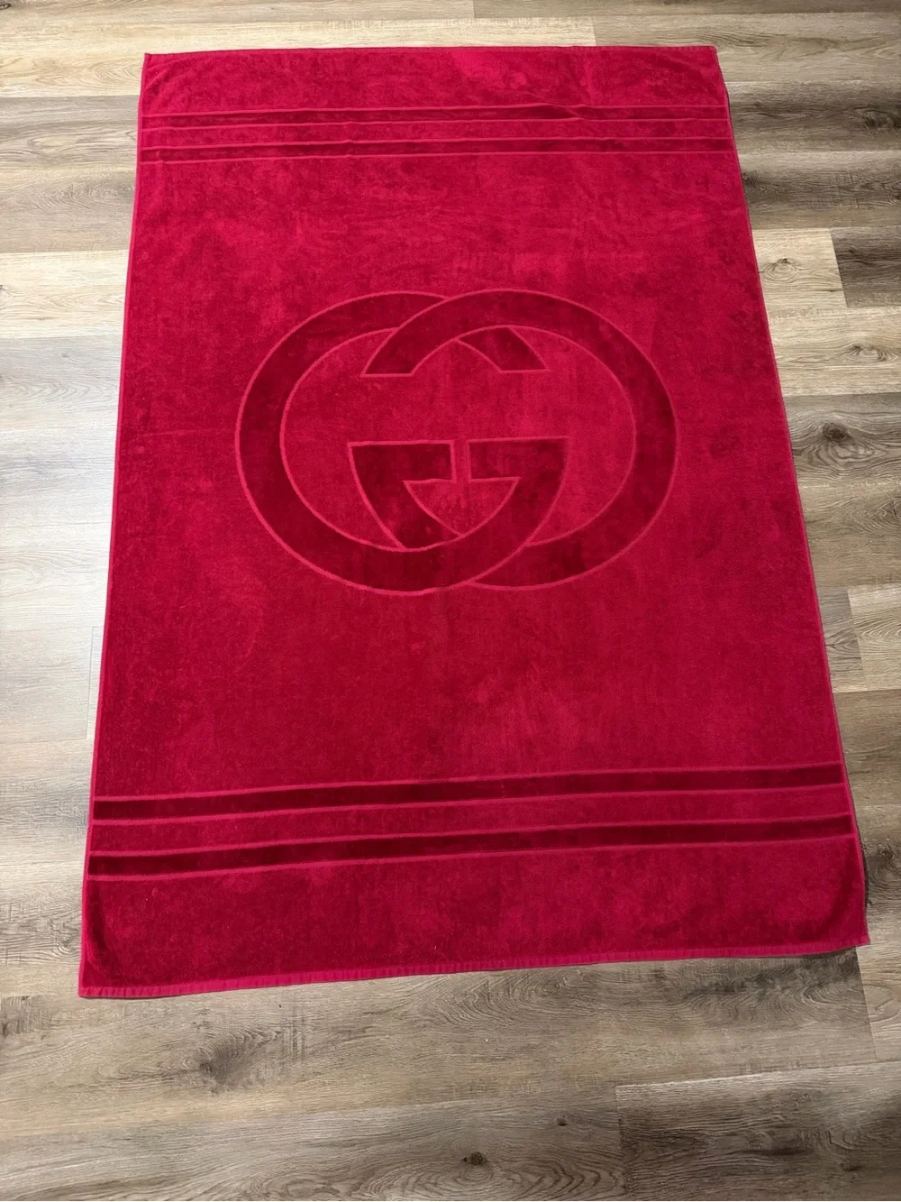 GUCCI Beauty Burgundy Luxury Large Beach Bath Sheet Towel 67.5 X 45 Inches